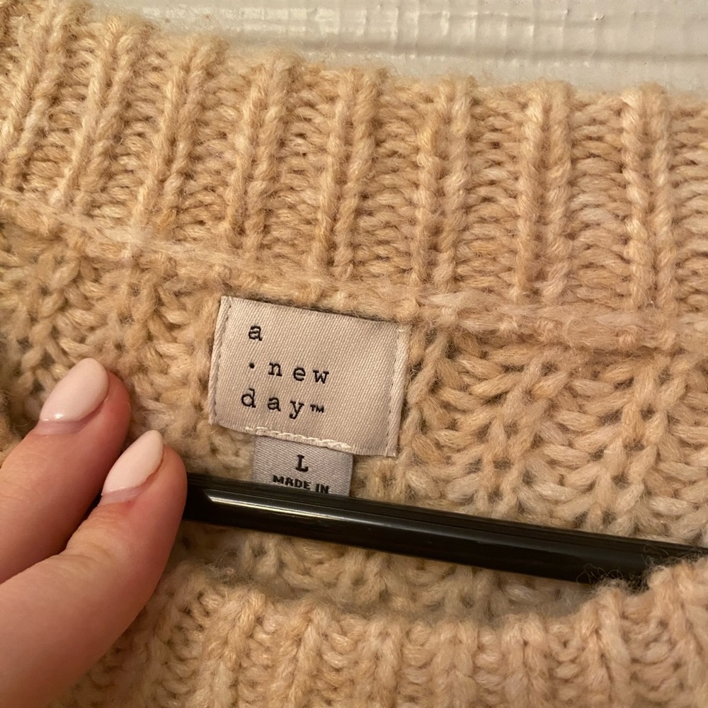 Target sweater - Picture 2 of 3